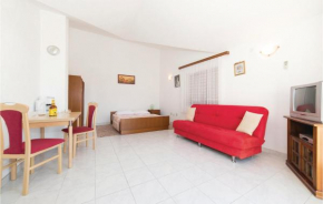 Studio Apartment in Okrug Gornji